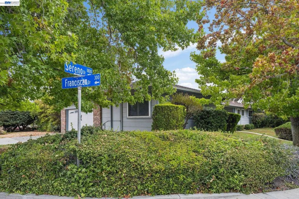 1804 Sereno Dr Vallejo, CA 94589