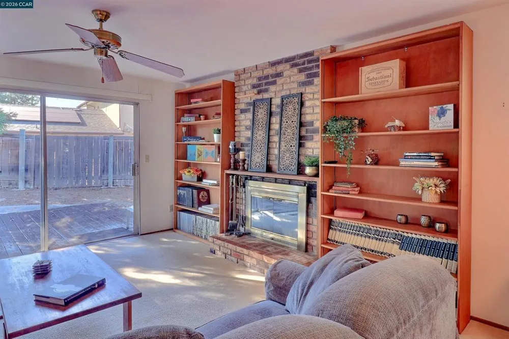 2811 Saint Joseph Dr Concord, CA 94518