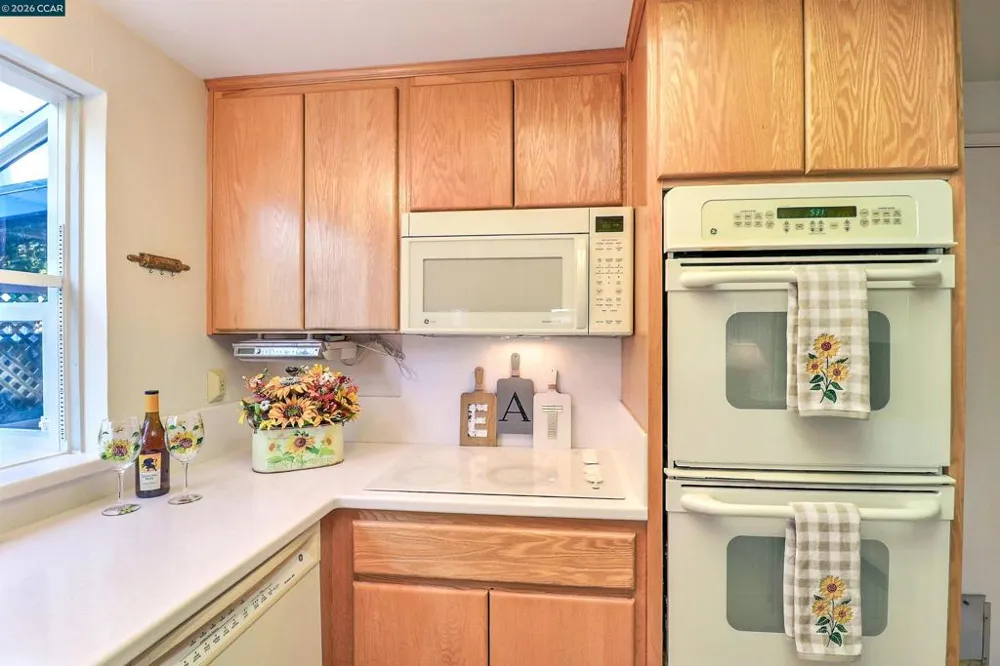 2811 Saint Joseph Dr Concord, CA 94518