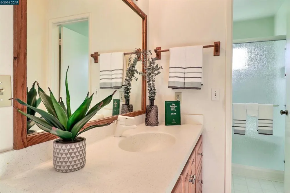 2811 Saint Joseph Dr Concord, CA 94518