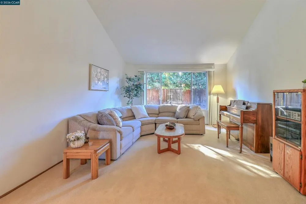 2811 Saint Joseph Dr Concord, CA 94518
