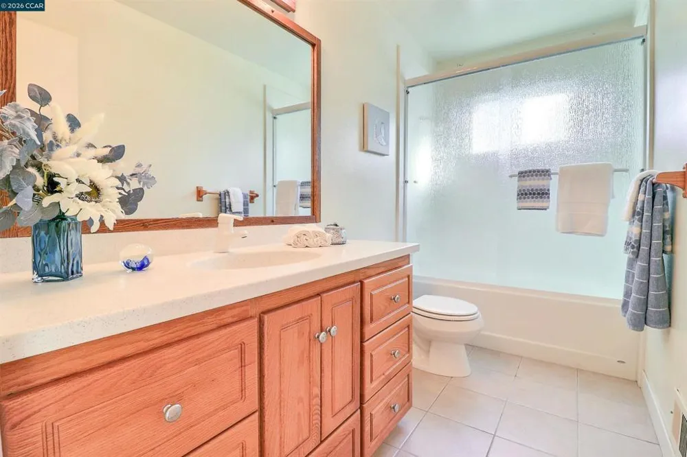 2811 Saint Joseph Dr Concord, CA 94518