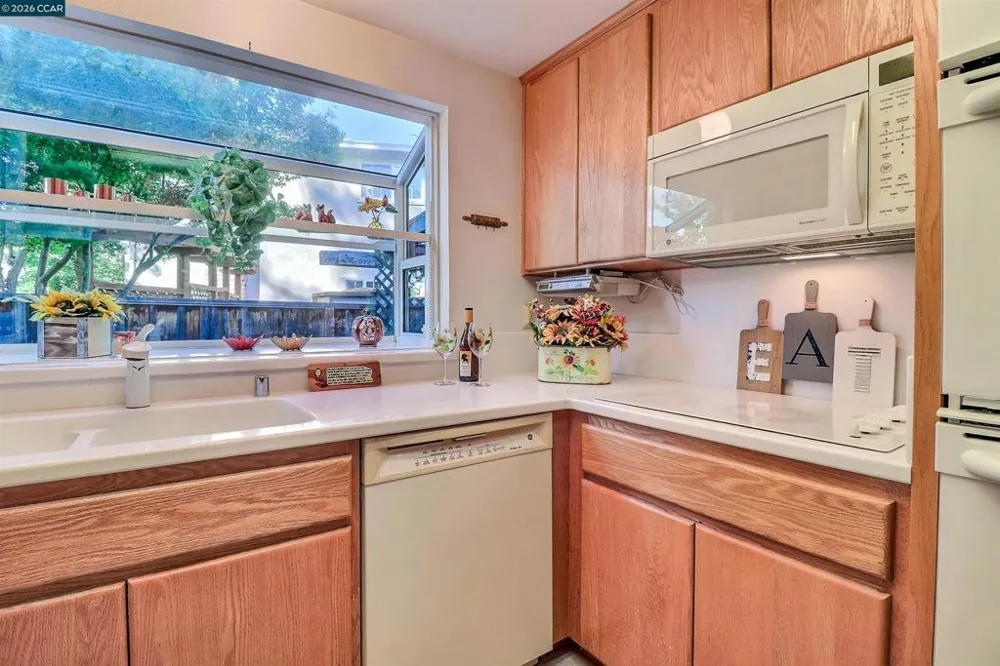 2811 Saint Joseph Dr Concord, CA 94518