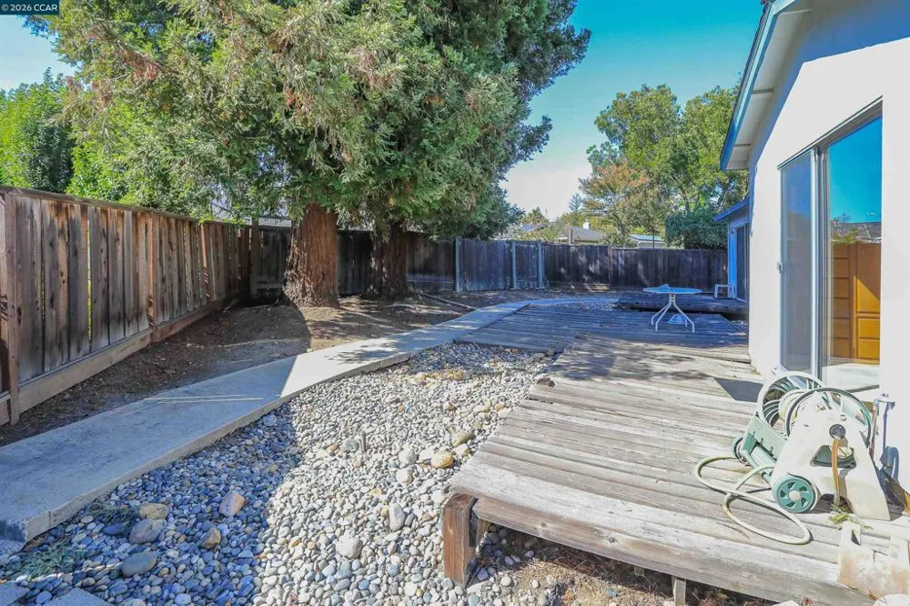 2811 Saint Joseph Dr Concord, CA 94518