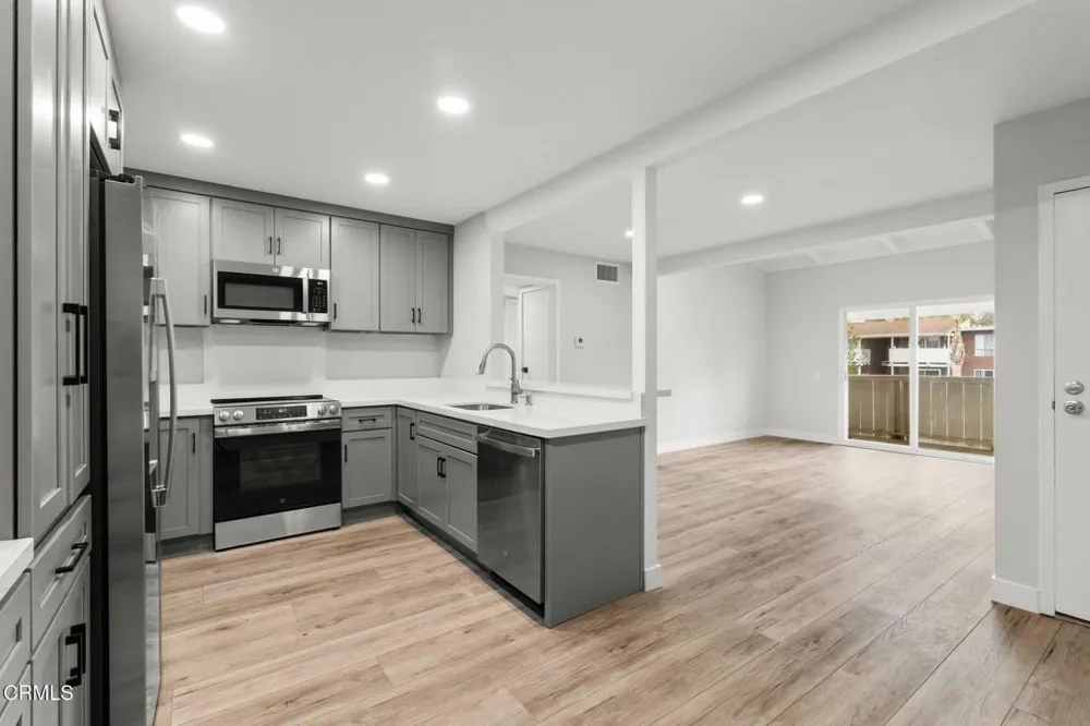 1300 Saratoga Avenue #2009 Ventura, CA 93003