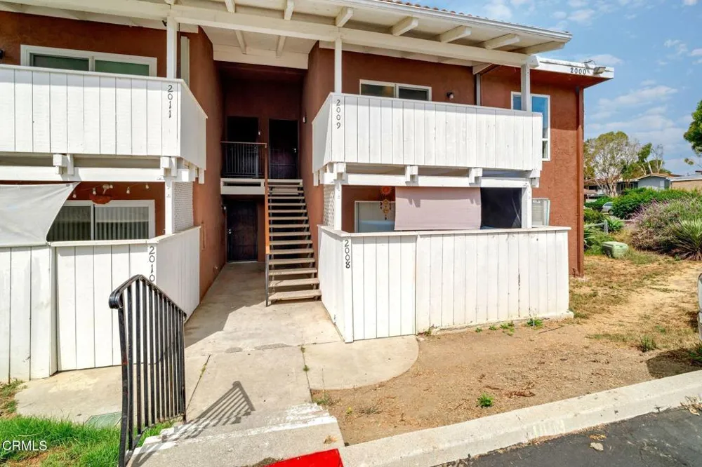 1300 Saratoga Avenue #2009 Ventura, CA 93003