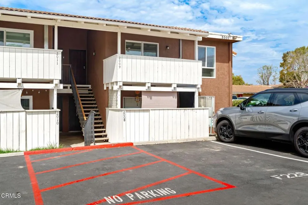 1300 Saratoga Avenue #2009 Ventura, CA 93003