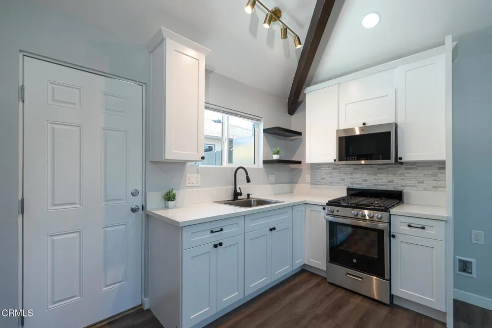 506 E Hemlock Street Oxnard, CA 93033
