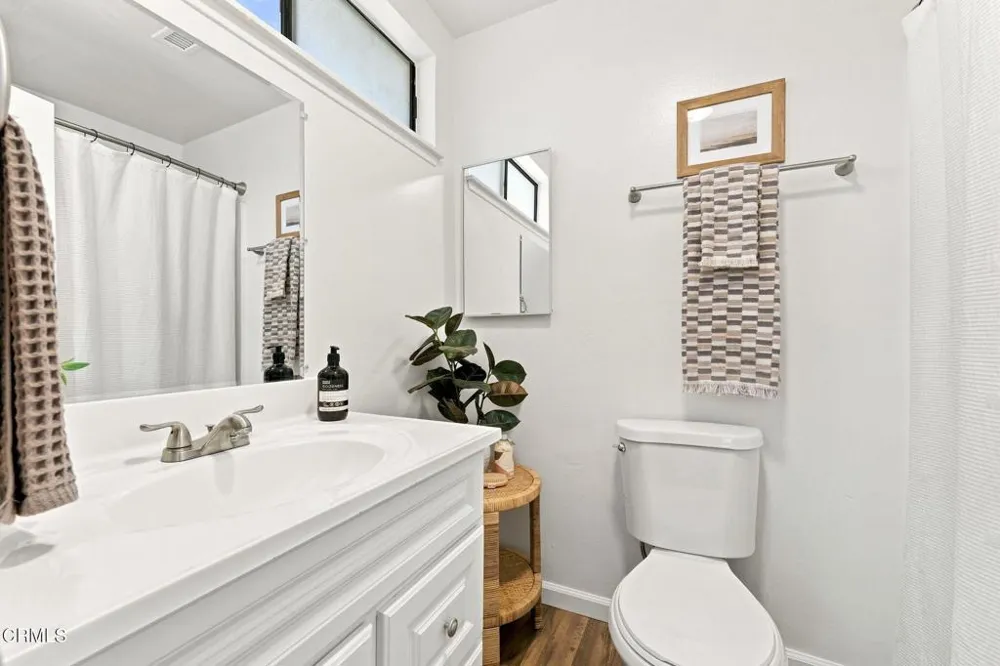 575 E Thomas Street Oak View, CA 93022