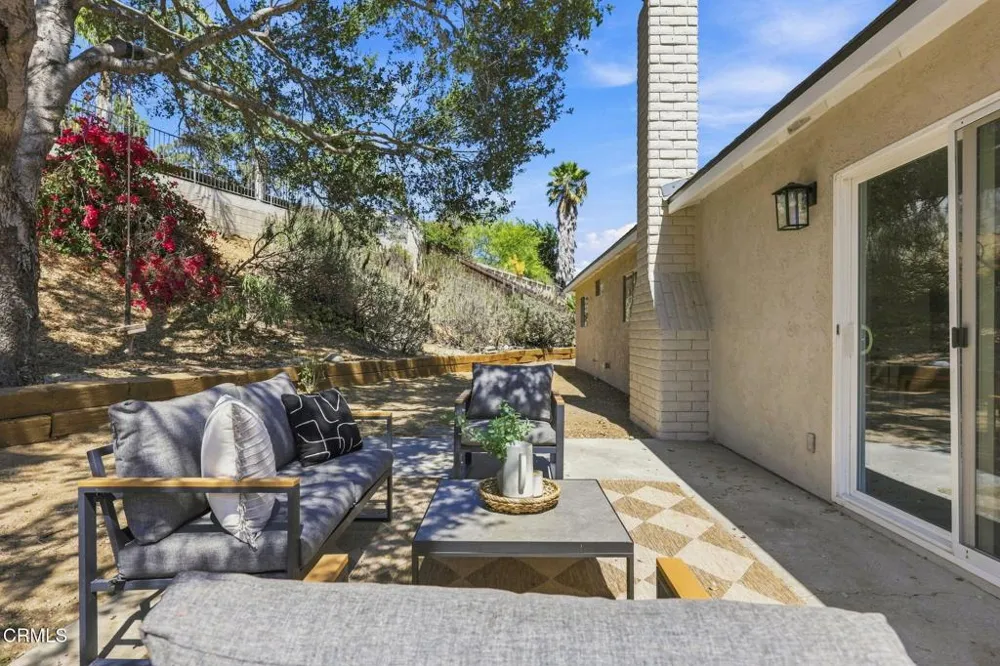 575 E Thomas Street Oak View, CA 93022