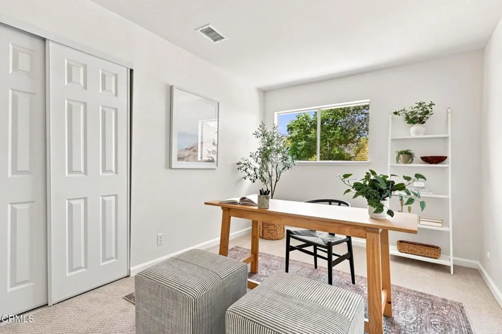 575 E Thomas Street Oak View, CA 93022