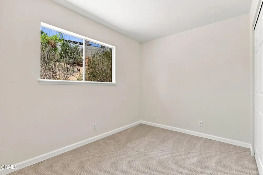 575 E Thomas Street Oak View, CA 93022