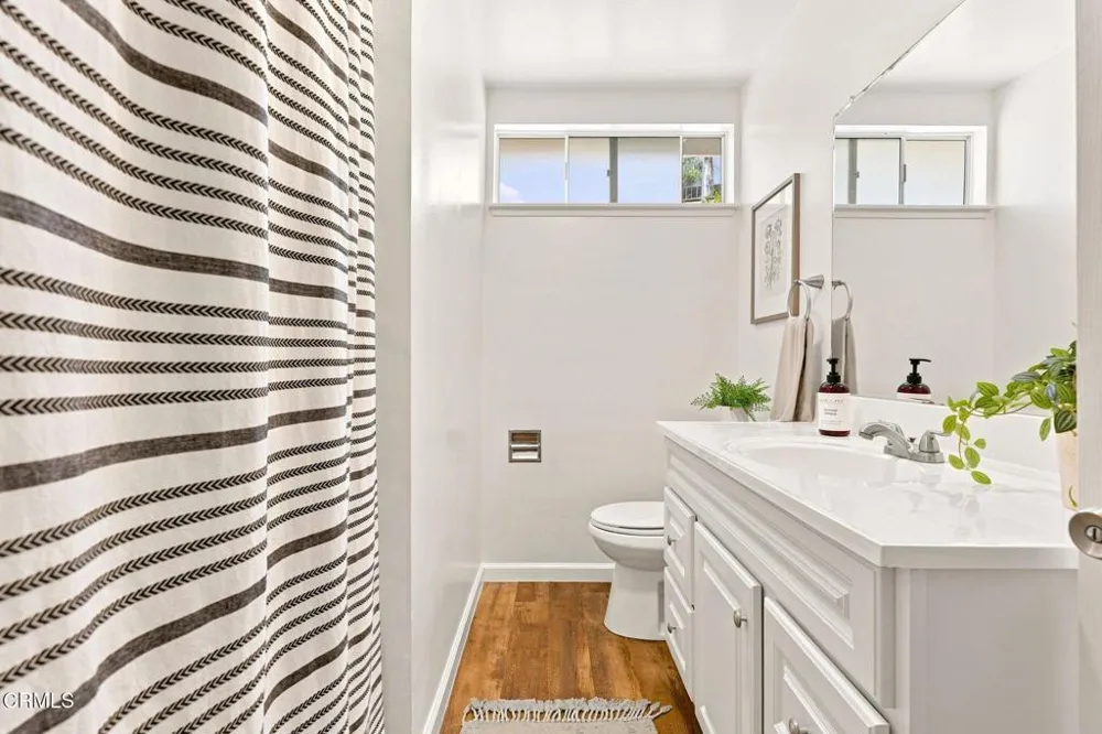 575 E Thomas Street Oak View, CA 93022