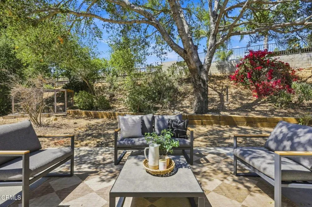 575 E Thomas Street Oak View, CA 93022