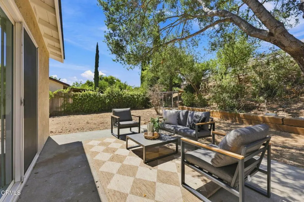 575 E Thomas Street Oak View, CA 93022
