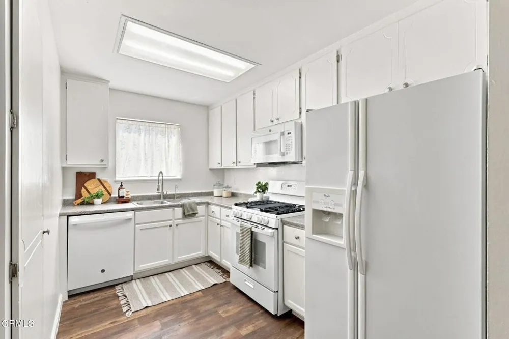 575 E Thomas Street Oak View, CA 93022