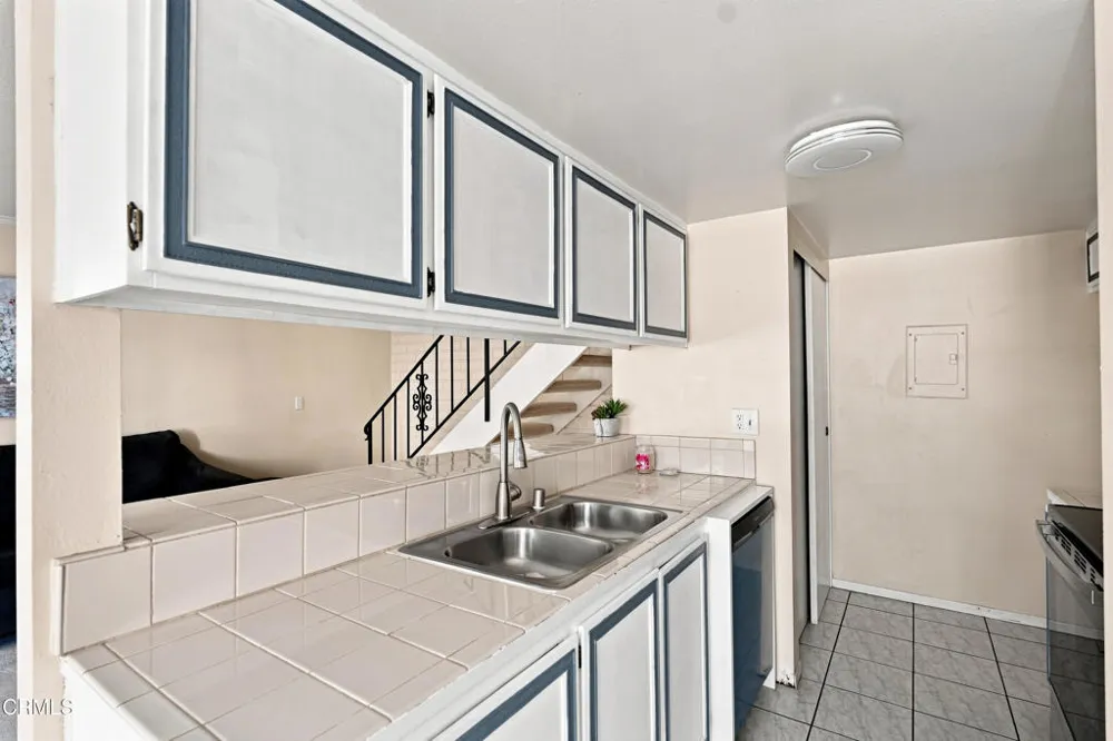 1181 Chalmette Avenue #3 Ventura, CA 93003