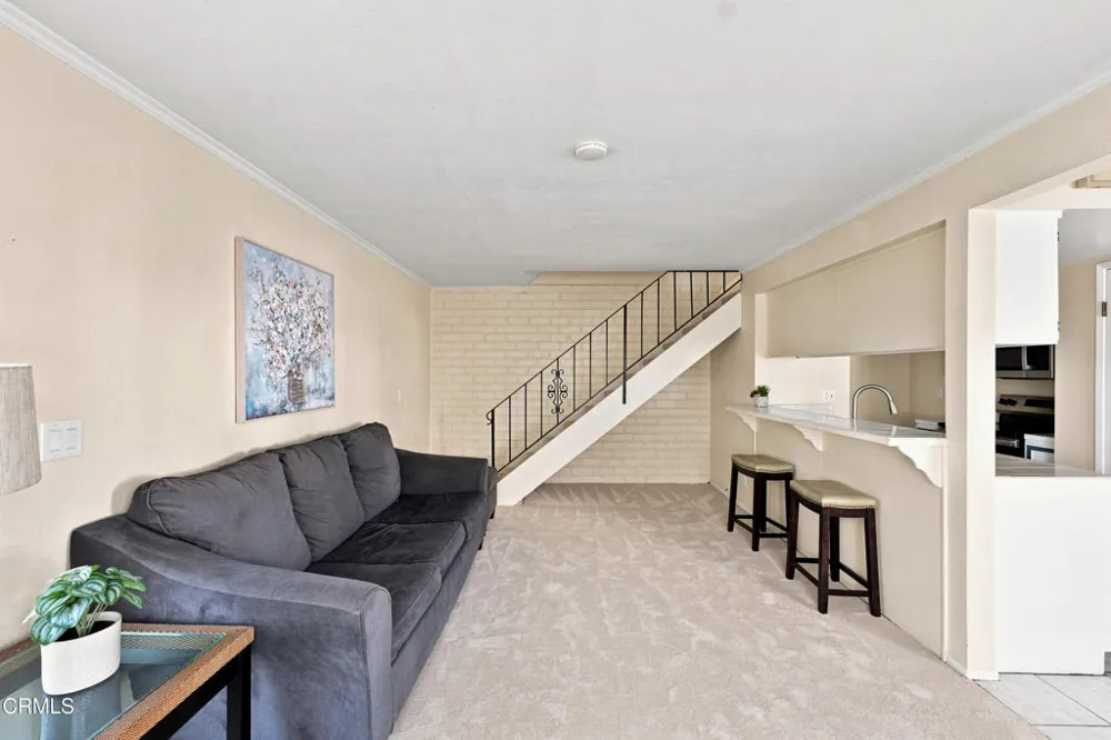 1181 Chalmette Avenue #3 Ventura, CA 93003