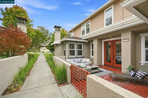 1149 Azuar Ave
