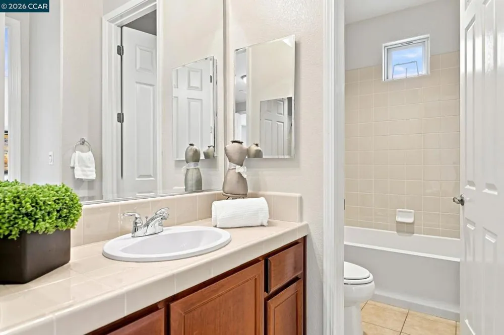 1149 Azuar Ave Vallejo, CA 94592
