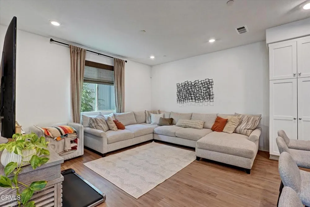 1951 Tangelo Way Santa Paula, CA 93060