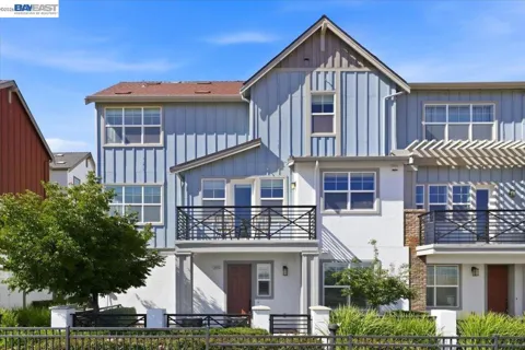 3895 Camino Loop