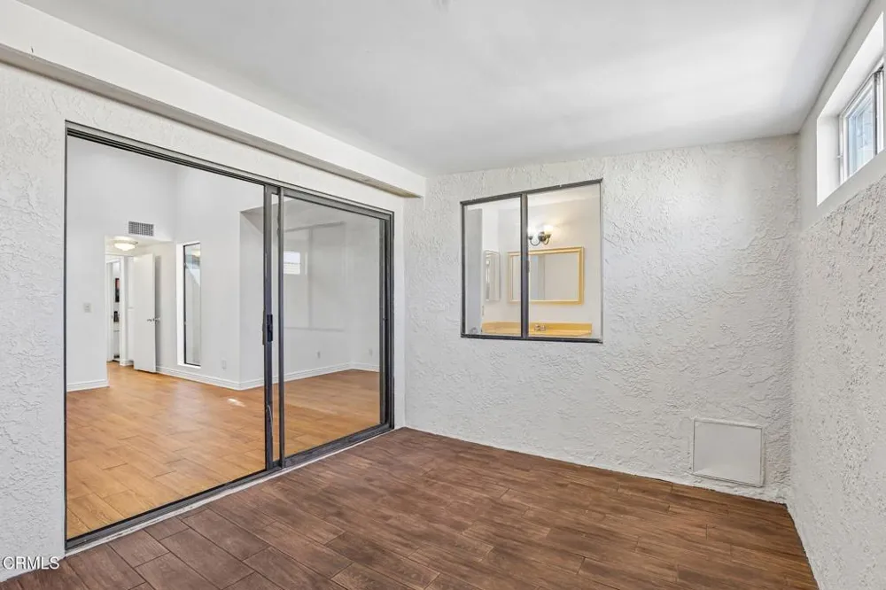 9111 Lemona Avenue #10 North Hills, CA 91343