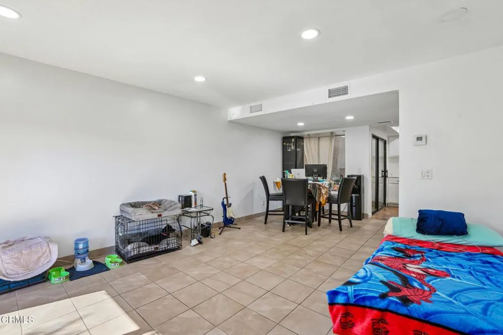 9111 Lemona Avenue #10 North Hills, CA 91343