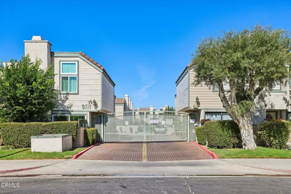 9111 Lemona Avenue #10 North Hills, CA 91343