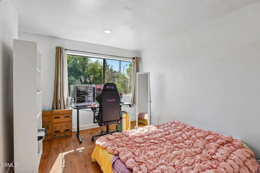 9111 Lemona Avenue #10 North Hills, CA 91343