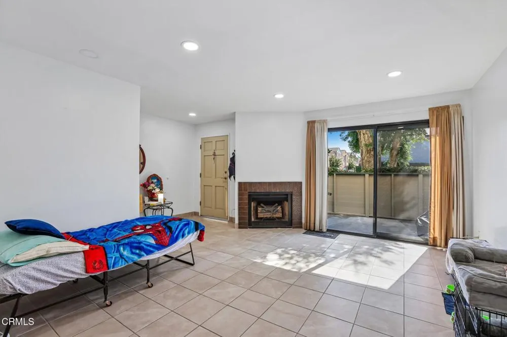 9111 Lemona Avenue #10 North Hills, CA 91343