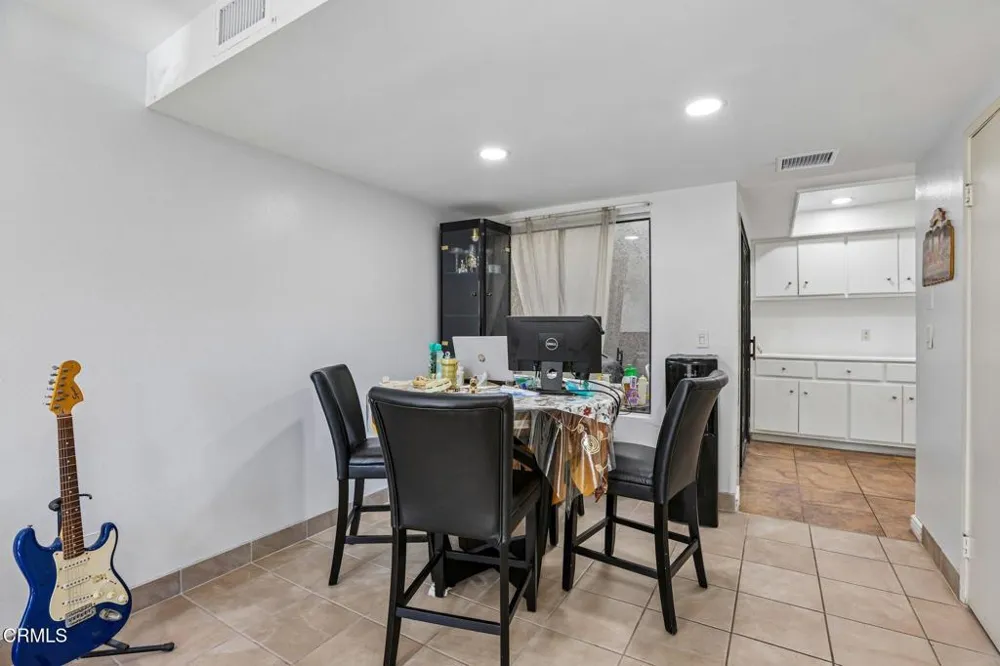 9111 Lemona Avenue #10 North Hills, CA 91343
