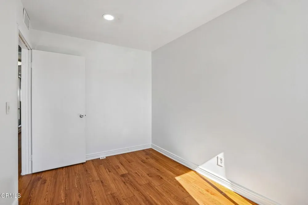 9111 Lemona Avenue #10 North Hills, CA 91343