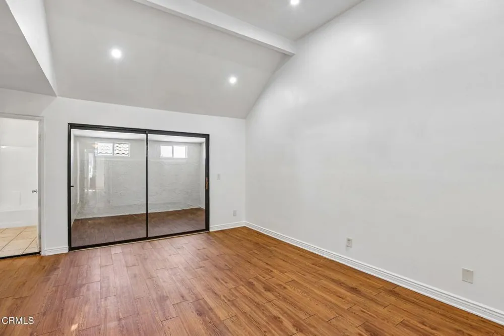 9111 Lemona Avenue #10 North Hills, CA 91343