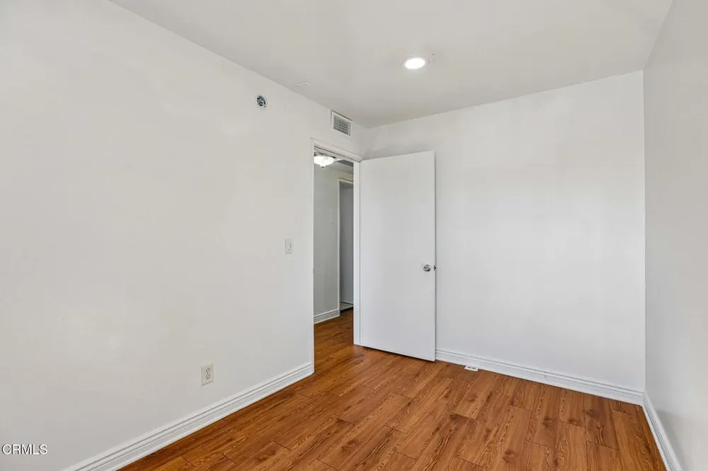 9111 Lemona Avenue #10 North Hills, CA 91343