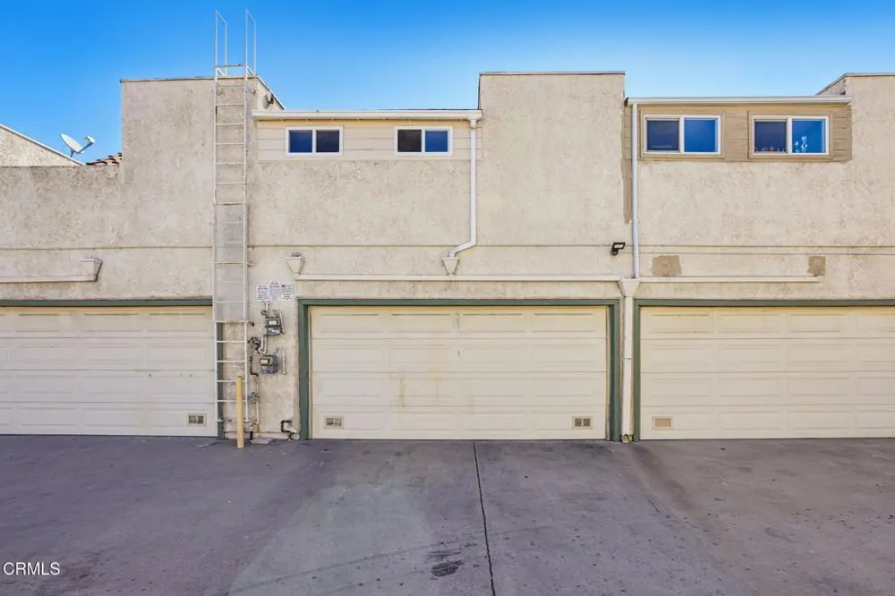 9111 Lemona Avenue #10 North Hills, CA 91343
