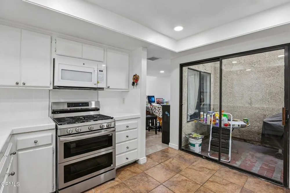 9111 Lemona Avenue #10 North Hills, CA 91343