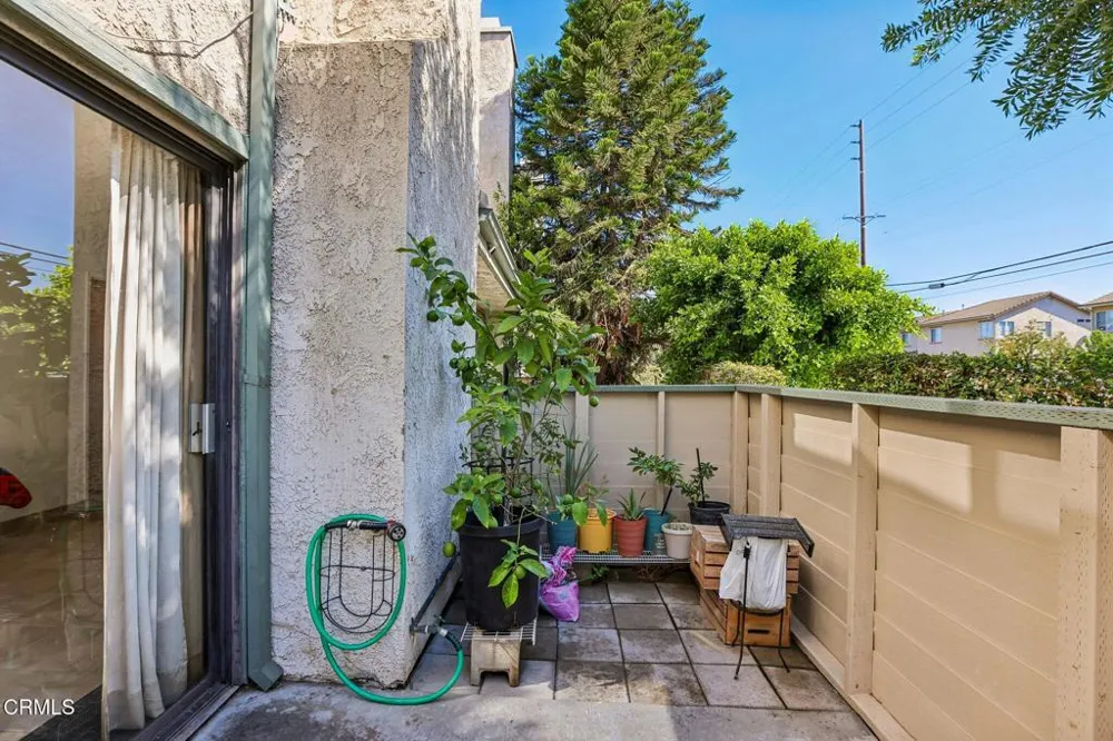 9111 Lemona Avenue #10 North Hills, CA 91343