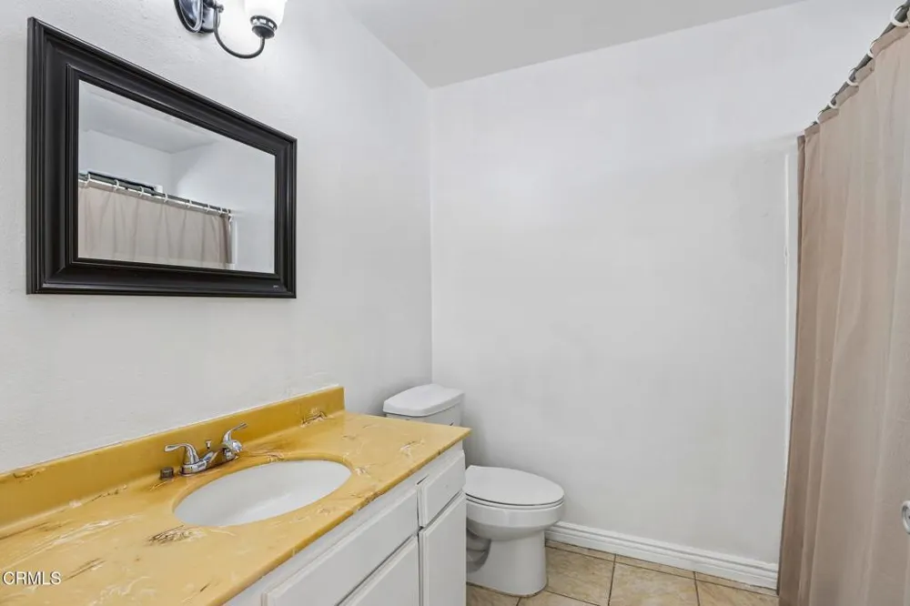 9111 Lemona Avenue #10 North Hills, CA 91343