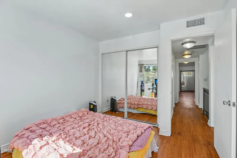 9111 Lemona Avenue #10 North Hills, CA 91343