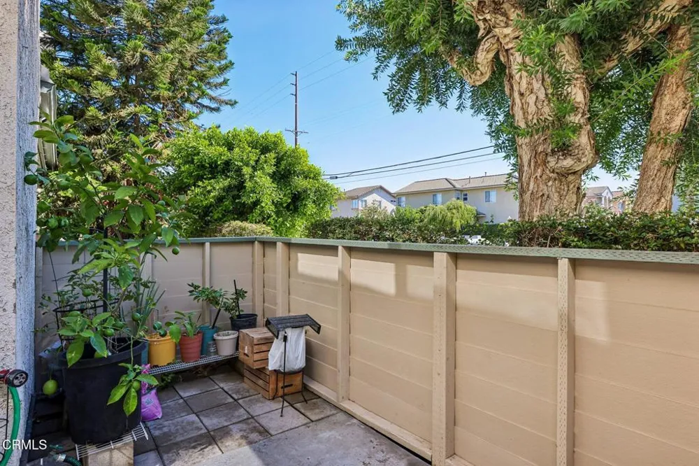 9111 Lemona Avenue #10 North Hills, CA 91343