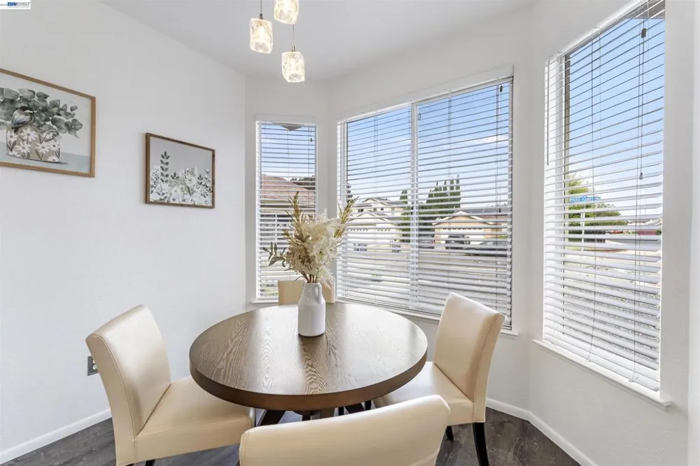 1618 Paseo Flores Dr Suisun City, CA 94585