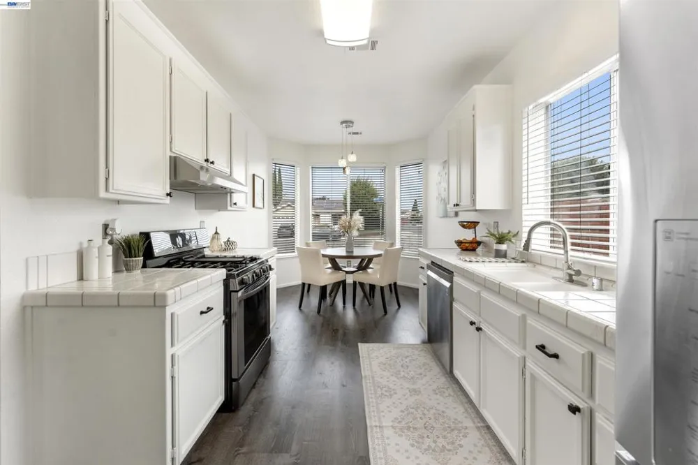 1618 Paseo Flores Dr Suisun City, CA 94585
