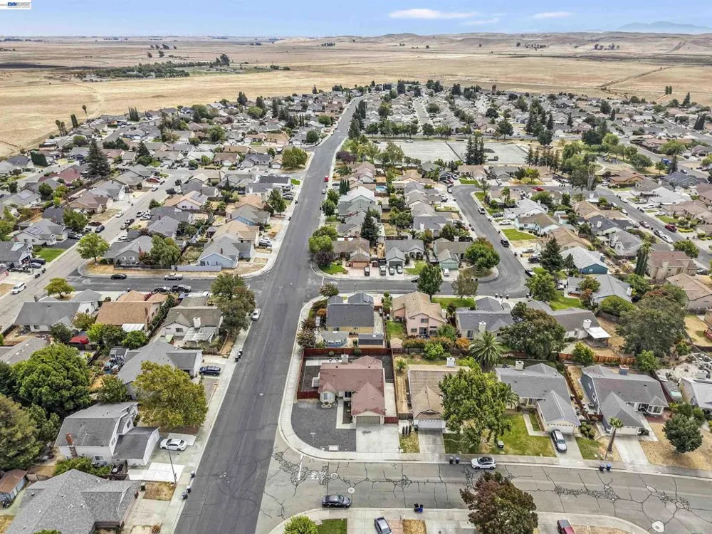 1618 Paseo Flores Dr Suisun City, CA 94585