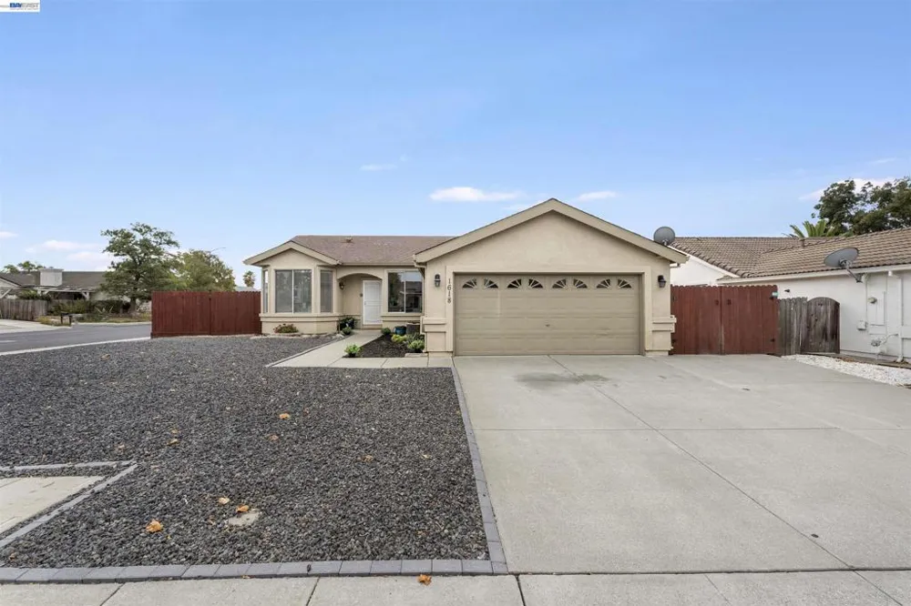 1618 Paseo Flores Dr Suisun City, CA 94585