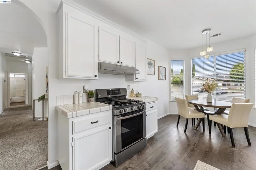 1618 Paseo Flores Dr Suisun City, CA 94585