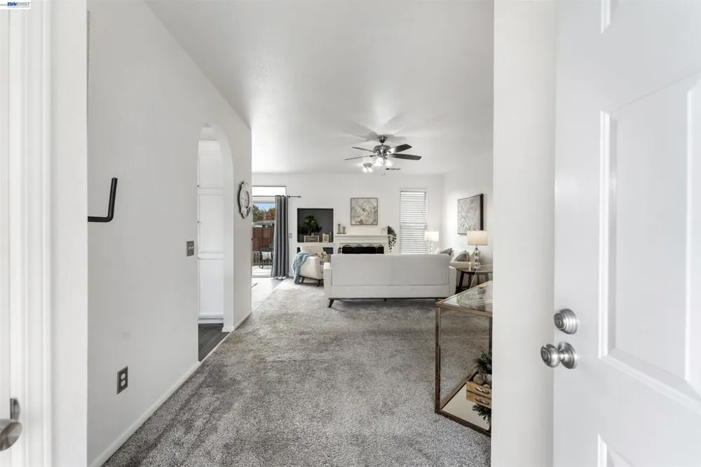 1618 Paseo Flores Dr Suisun City, CA 94585