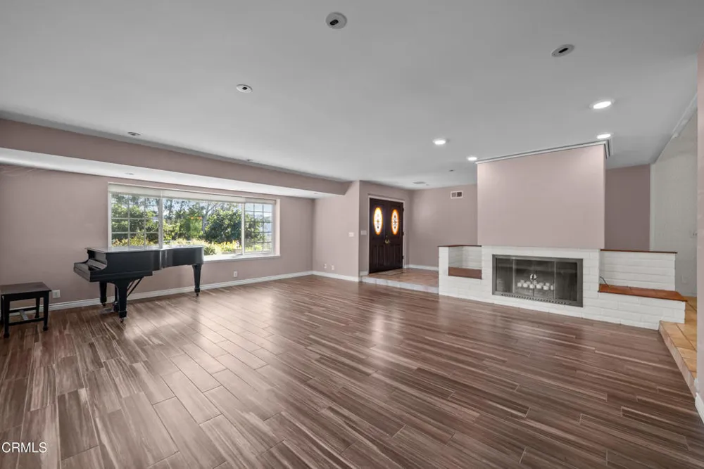 1325 Cliff Avenue Fillmore, CA 93015
