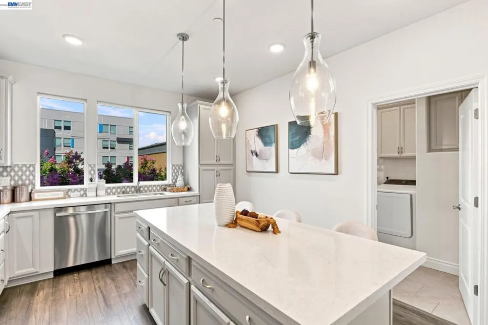 3943 Summit Rd Dublin, CA 94568