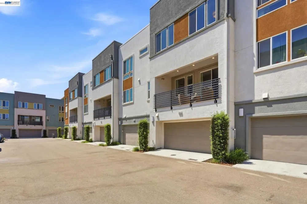 3943 Summit Rd Dublin, CA 94568